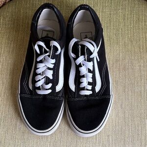 Vans Old Skool Black and White Skate Sneakers. Size 6.5 Men’s or 8 Women’s.